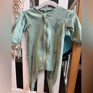 Pekkle 3mo sleeper 🌵